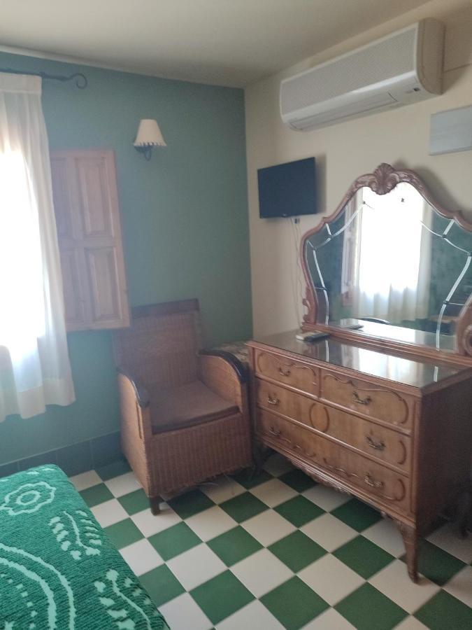 El Sester Bed and Breakfast Torremanzanas Kamer foto